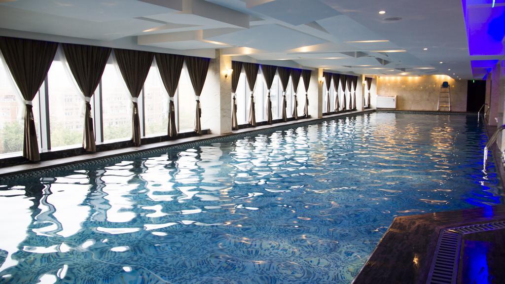 Chengdu CYNN Hotel Extérieur photo